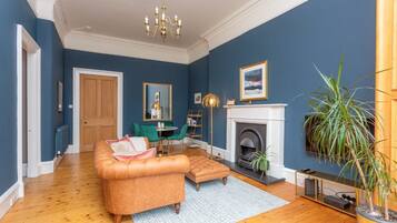 Fernseher, Kamin, Arbeitsbereiche