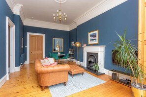 TV, fireplace, offices