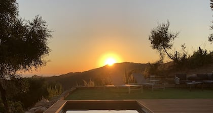 Villa Rosa ****, private heated swimming pool, sea and scrub views, 10 minutes from the beach