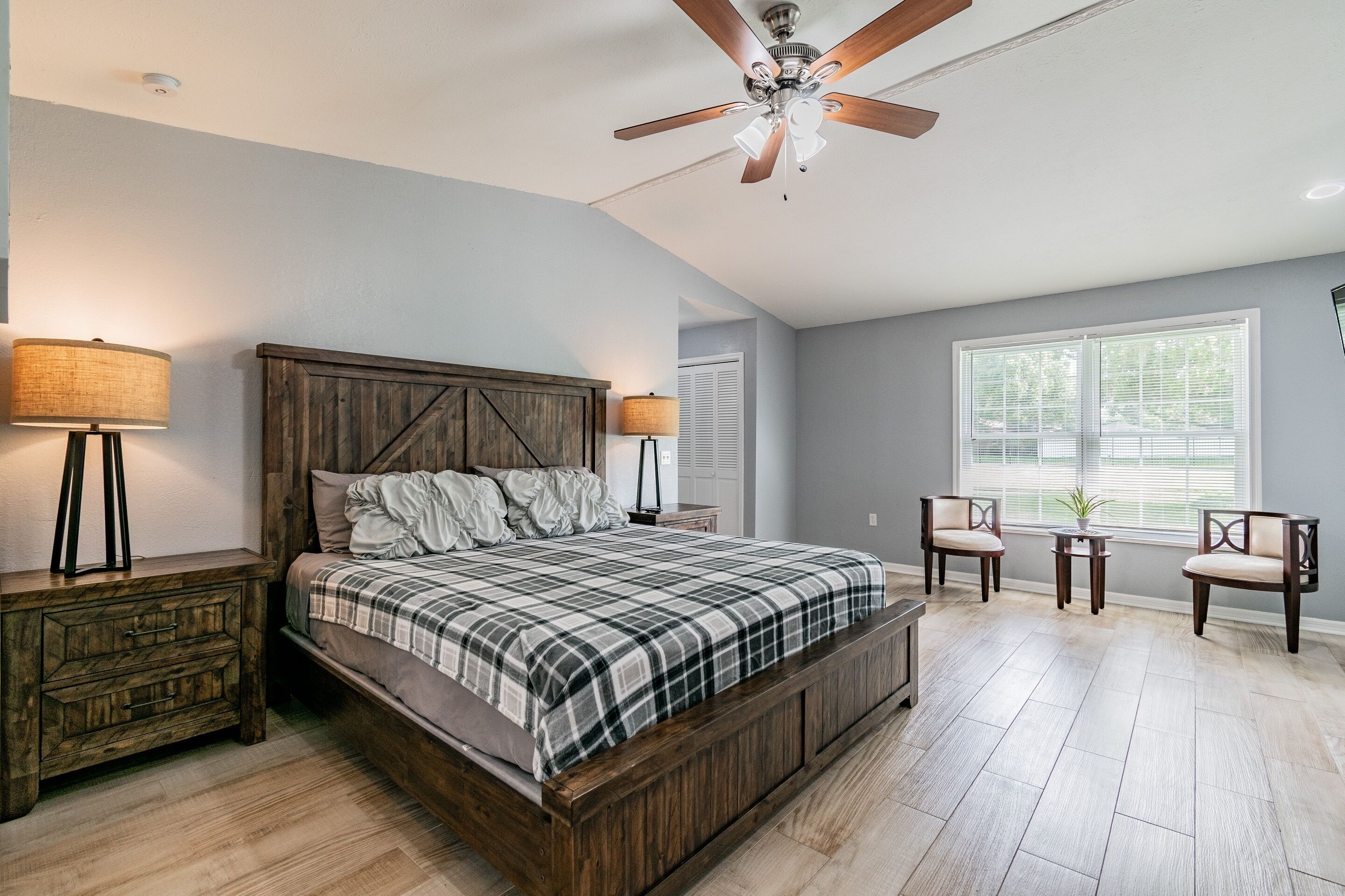 7 bedrooms, laptop workspace, iron/ironing board, free WiFi