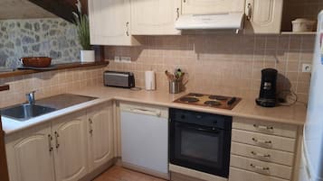 Refrigerador, horno, lavavajillas y tostadora