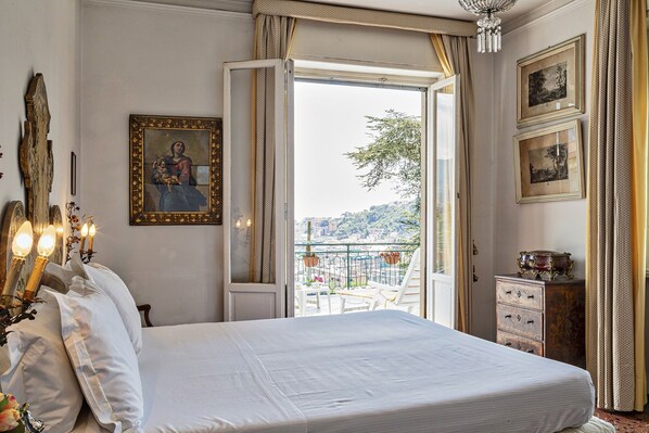 Villa, 4 Bedrooms | 3 bedrooms, individually decorated, individually furnished, free WiFi - Villetta delle Rose con giardino a Rapallo (Rapallo)