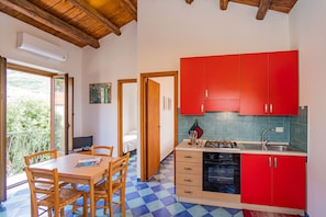 Appartamento, 2 camere da letto | Cucina privata | Frigorifero con congelatore, forno, piano cottura