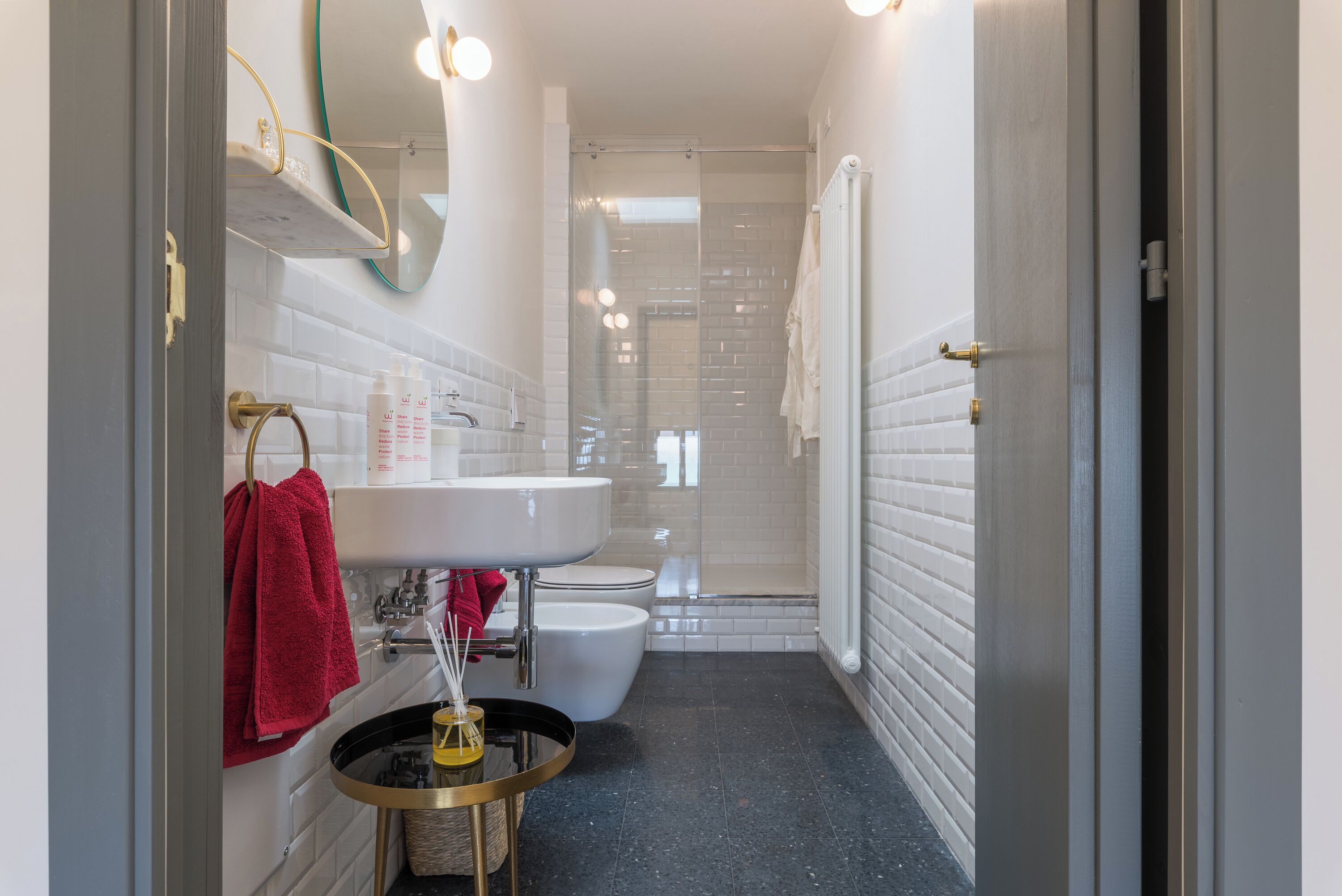 Appartement, 1 slaapkamer (Onice) | Badkamer | Een douche, een regendouche, een haardroger, een bidet