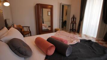 2 bedrooms, individually decorated, individually furnished