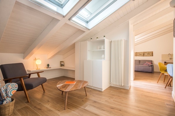 Appartamento, 1 camera da letto (Le Niche Holiday Home with Terrace) | Area soggiorno | TV a schermo piatto