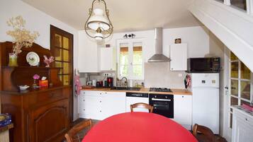 Fridge, oven, dishwasher, toaster