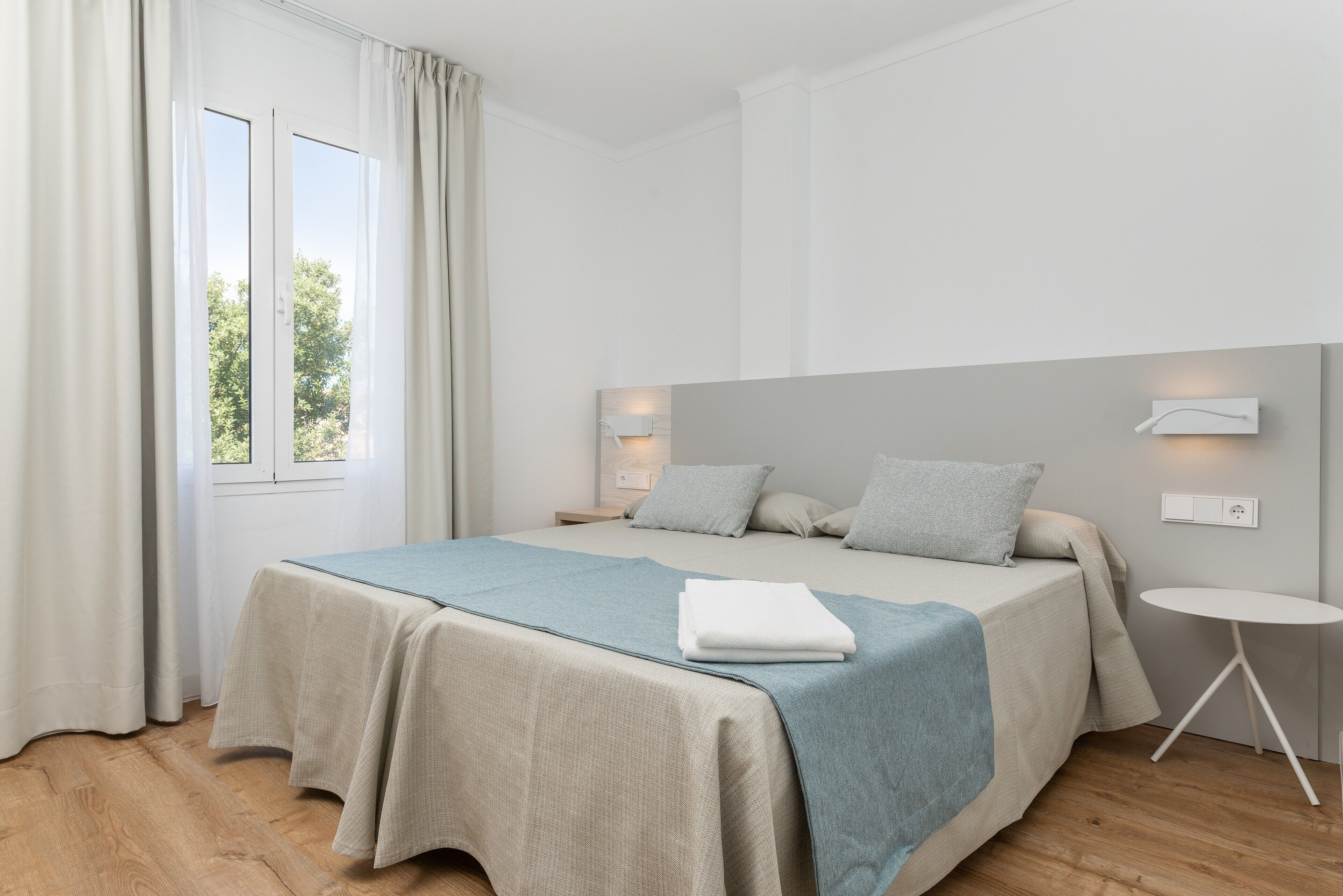 2 slaapkamers, een strijkplank/strijkijzer, gratis wifi, beddengoed