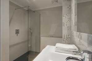 Shower, hair dryer, towels - MASSANET (2B) - Stylish apartment with terrace, located 250 meters from the beach. (Capdepera)