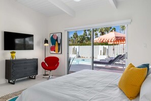 4 bedrooms, desk, iron/ironing board, free WiFi