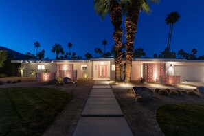 Exterior - The Marquee at Twin Palms – Design Icon (Palm Springs)