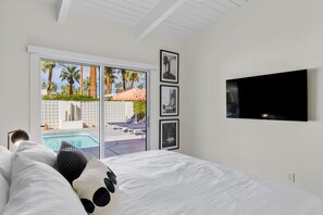 4 bedrooms, desk, iron/ironing board, free WiFi - The Marquee at Twin Palms – Design Icon (Palm Springs)