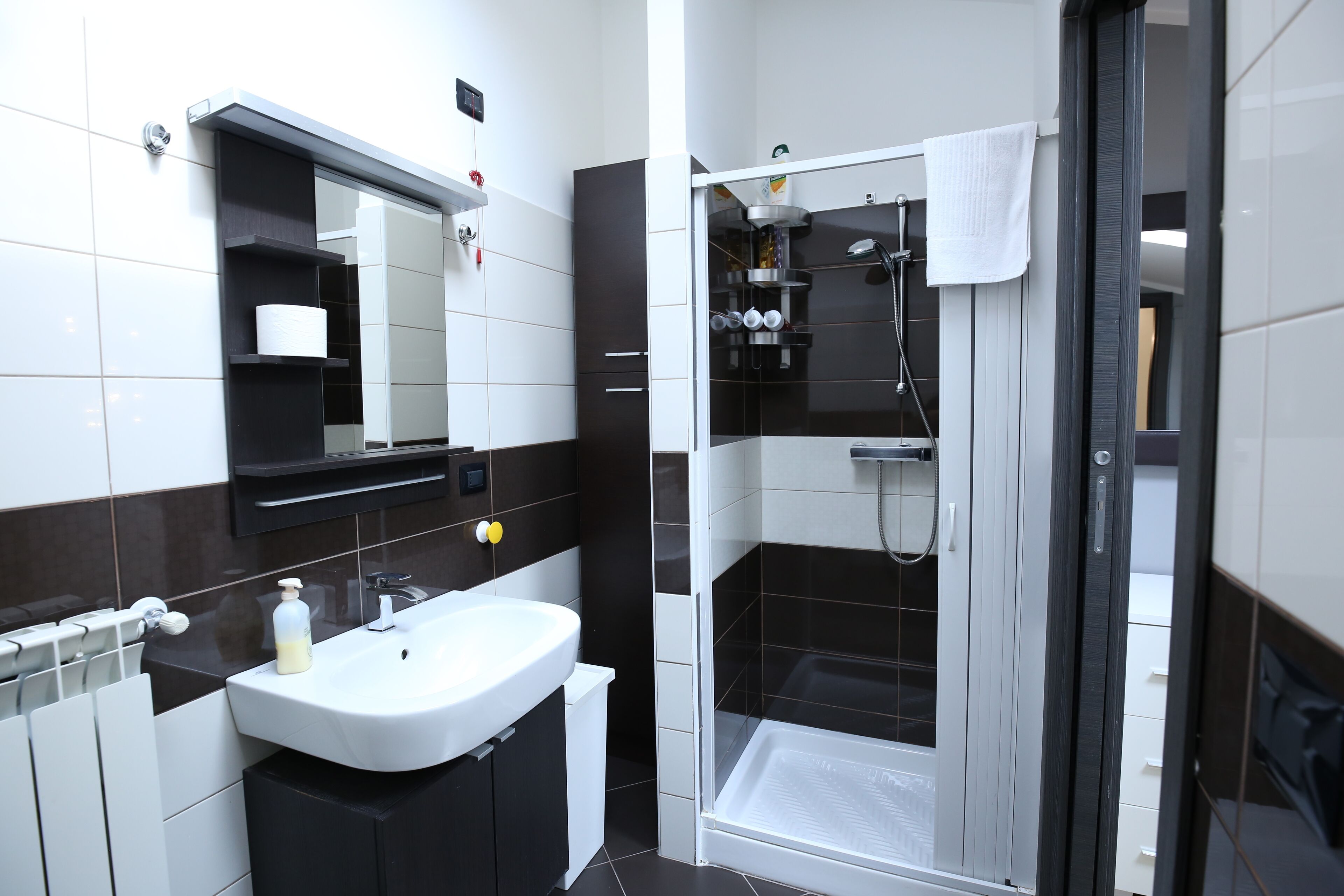 Doccia, asciugacapelli, bidet, asciugamani