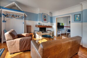 TV, fireplace, table football, ping pong