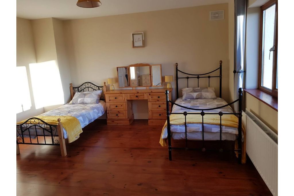 BARR AN CHNOIC HOLIDAY 