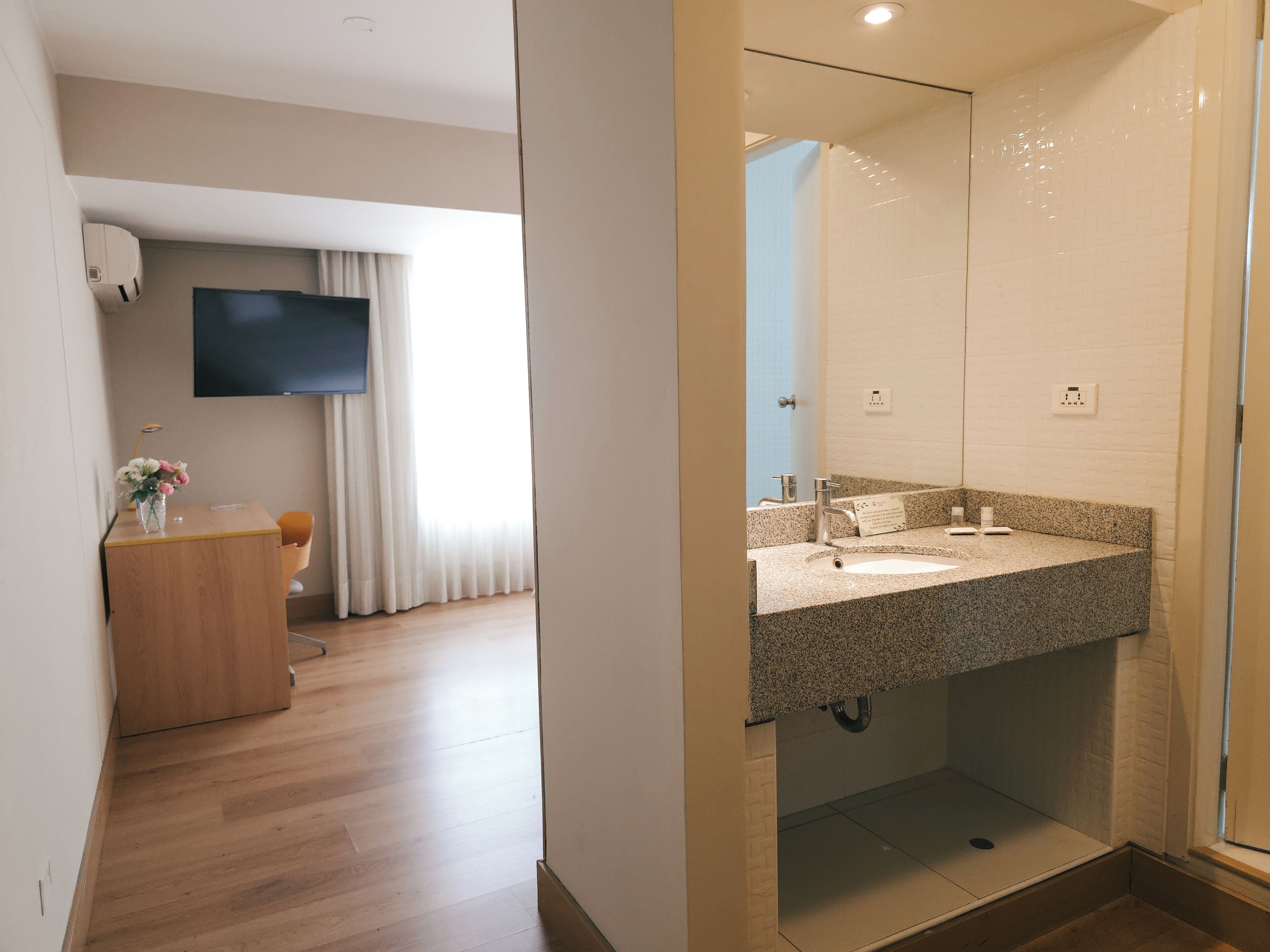 premium double room | 1 bedroom, in-room safe, individually furnished, desk