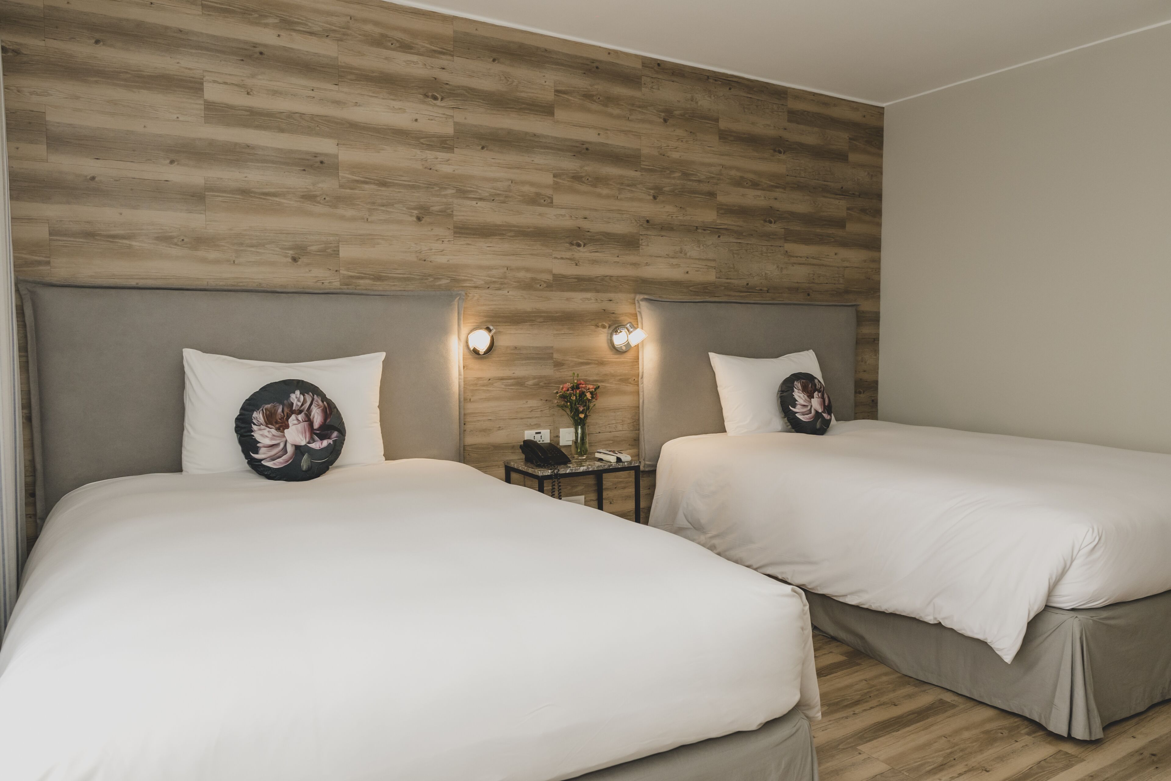 premium twin room | 1 bedroom, in-room safe, individually furnished, desk