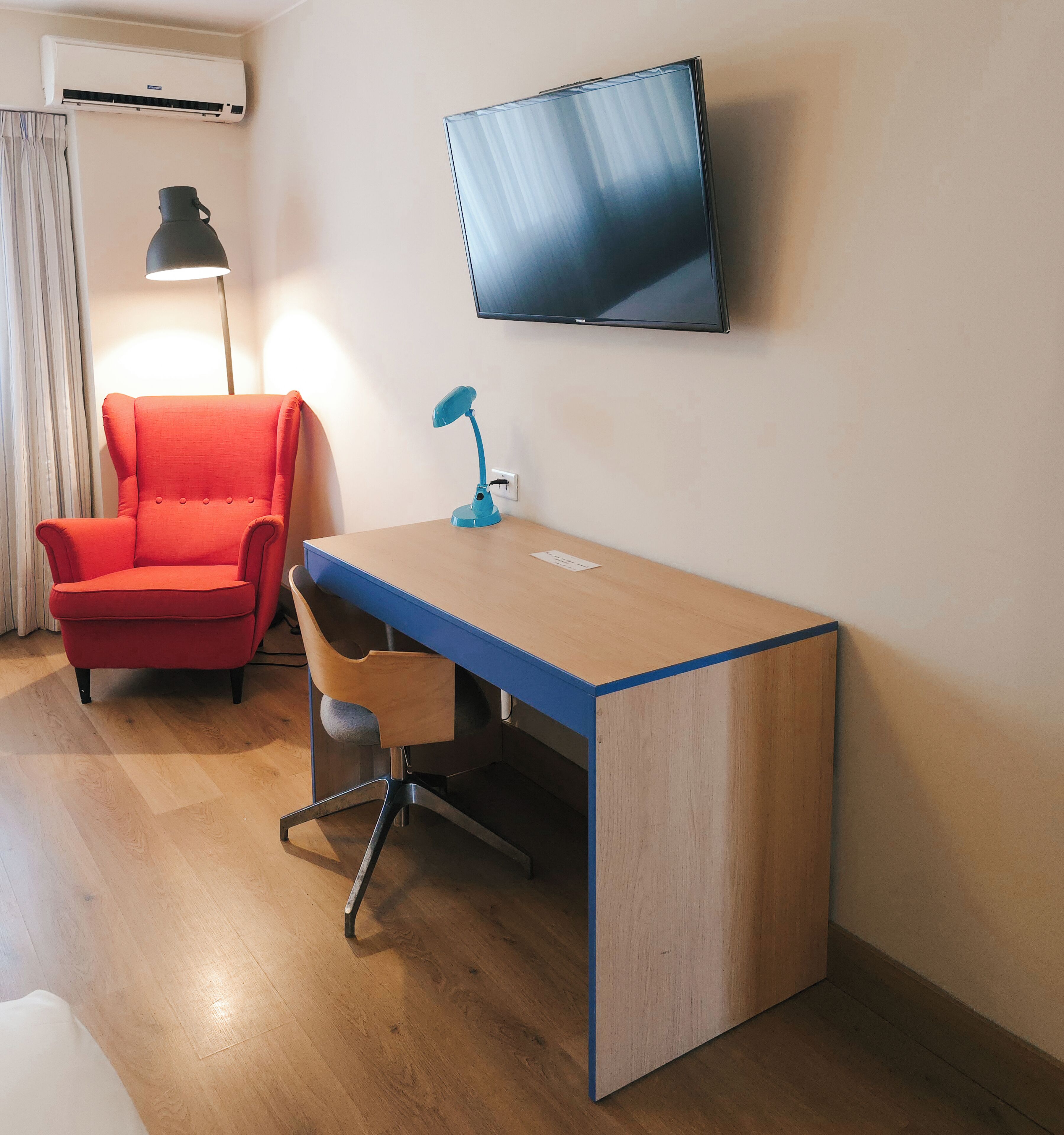 standard twin room | 1 bedroom, in-room safe, individually furnished, desk