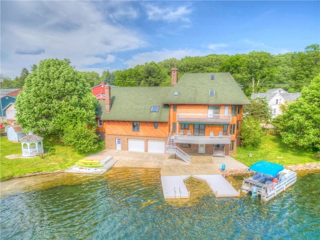 Immaculate & Spacious Lakefront Home