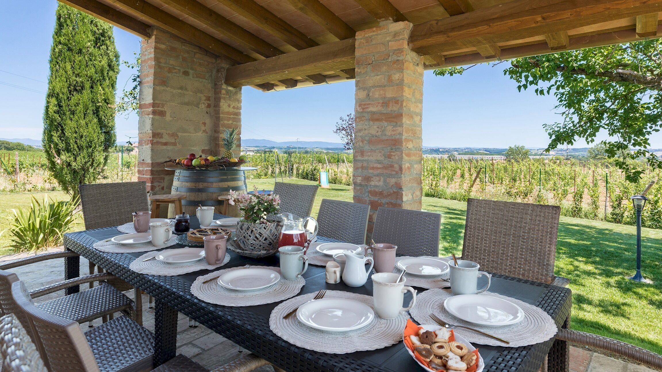 屋外ダイニングエリア