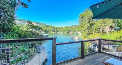 Historic Lake Front Cottage- FirePit, Large Boathouse Deck