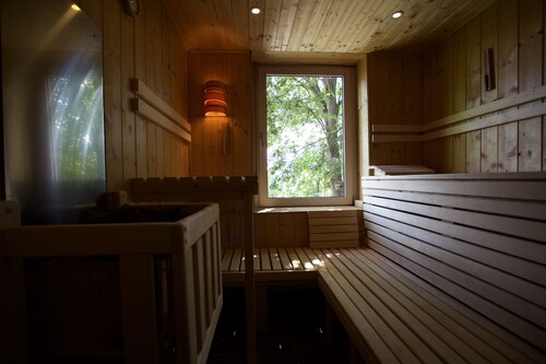 Kleine Kirche mit Meditationsraum und Natur pur (haustierfreundlich)