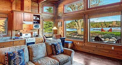 Snug Harbor Resort and Marina - One Bedroom Waterfront Cabin