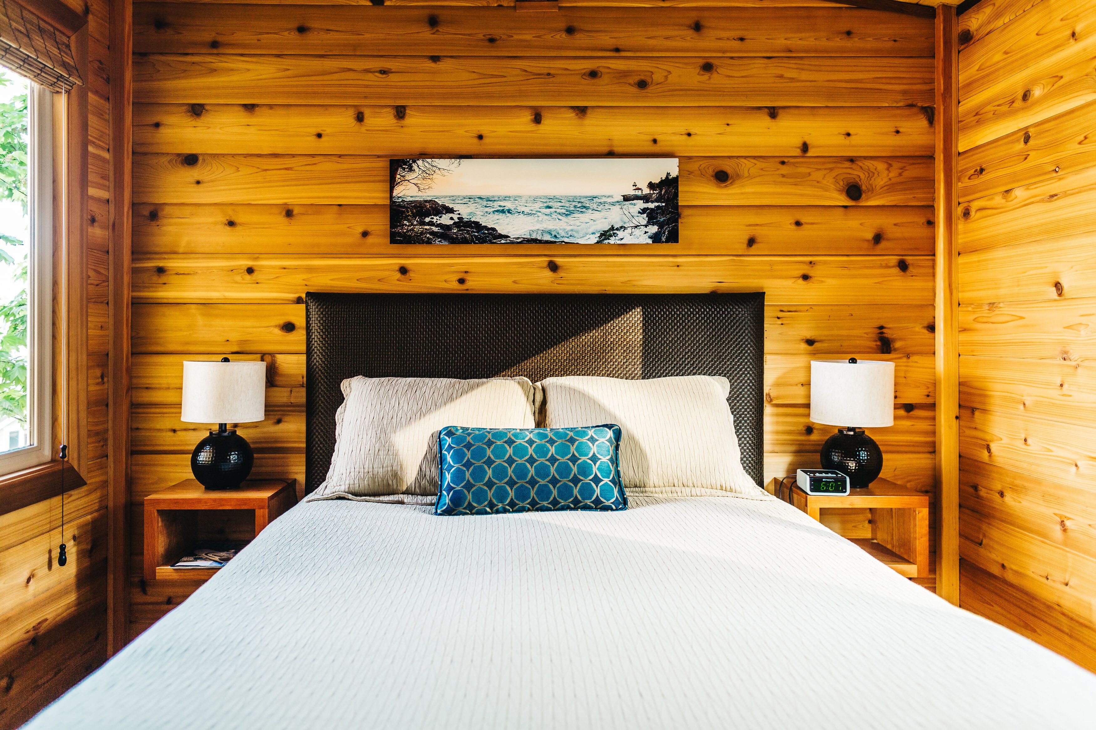 Snug Harbor Resort and Marina - One Bedroom Waterfront Cabin Handicap Access