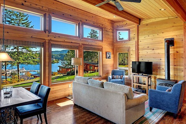 Flat-screen TV, fireplace, DVD player, video library - Snug Harbor Resort and Marina - Two Bedroom Water View Cabin, King Beds (Friday Harbor)
