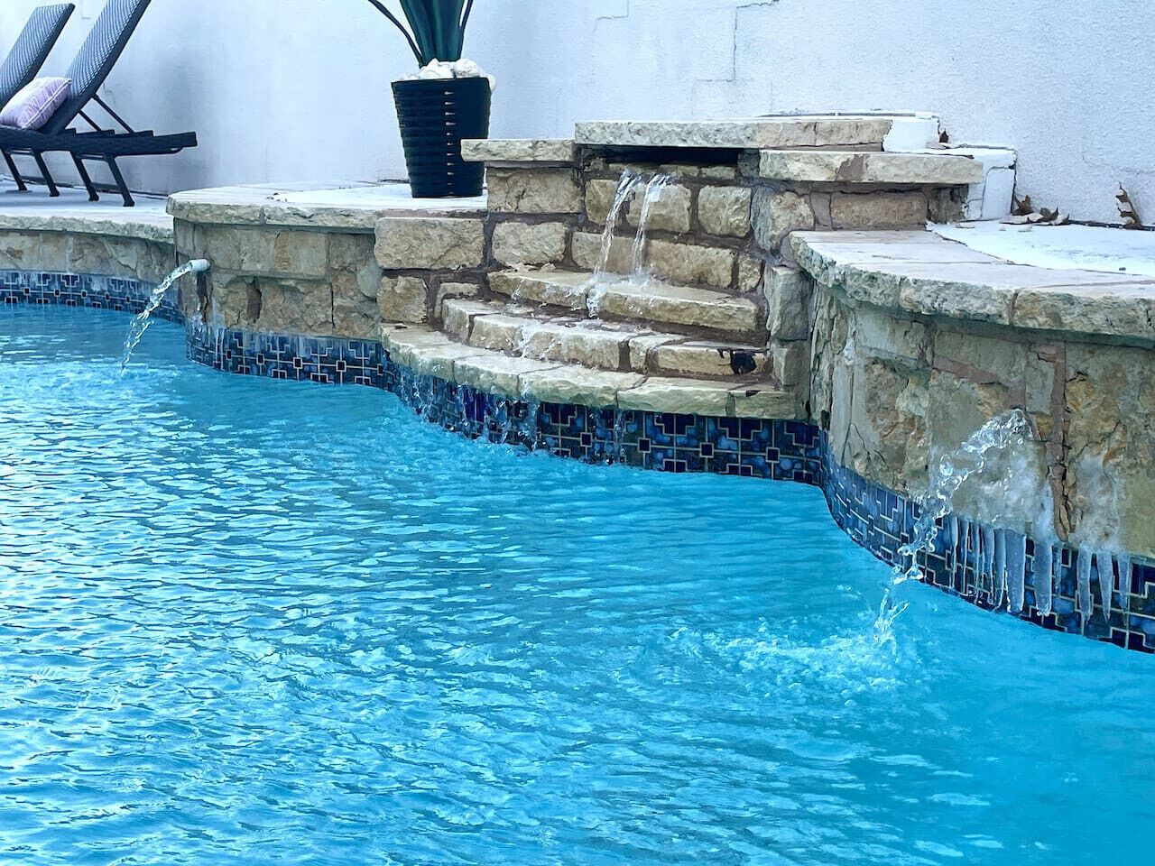 Een verwarmd zwembad