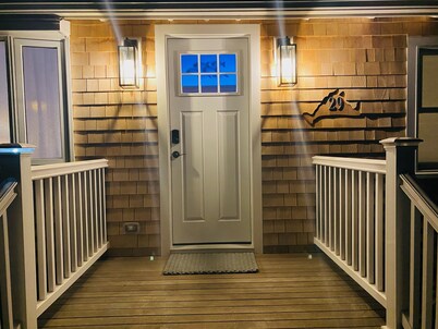 LOCATION  & QUALITY! Right in town, freshly renovated, near everything u need!