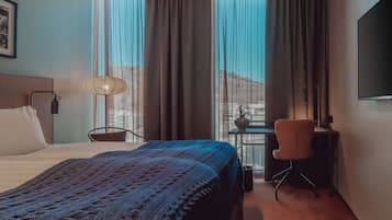 Standard Room, 2 Katil Bujang (Single) | Katil Select Comfort, ruang kerja komputer riba