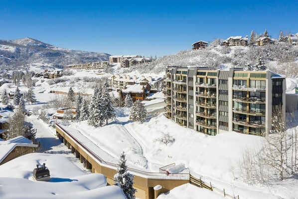 Exterior - BT402 | Amazing Views of Flat Tops | Winter Shuttle | Ski In | Indoor Pool (Steamboat Springs)