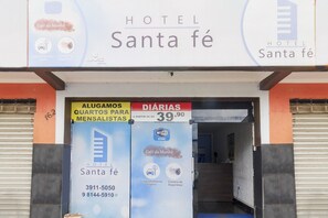 Property entrance - Hotel Santa Fé (Goiania)