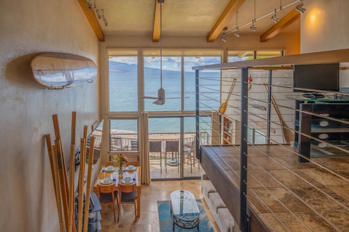 *Hono Kai B8* Maui Beach Condo Steps to the Sand!