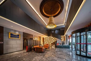 Lobby - Ramada by Wyndham Diqing (Deqin)