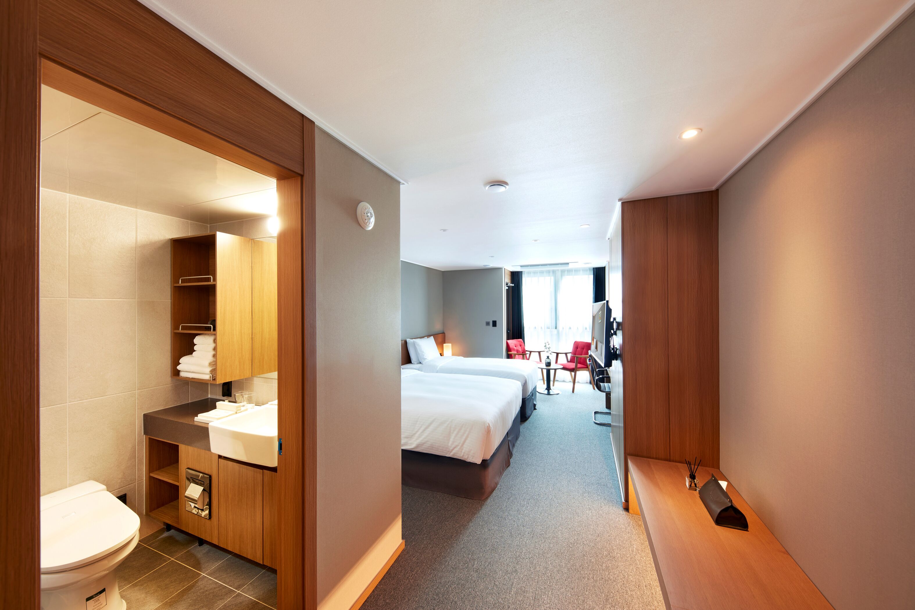 family room, multiple beds, non smoking | in-room safe, blackout curtains, soundproofing, free wifi