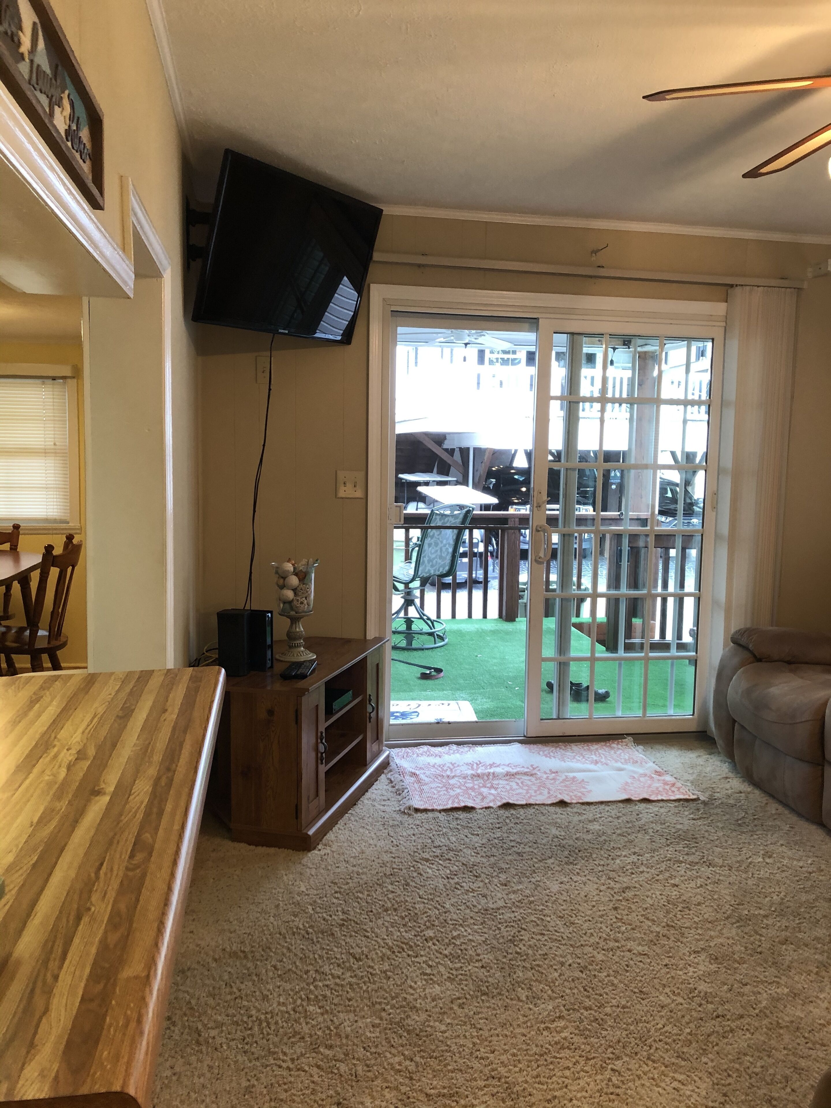 Newly updated 2 bed/ 2 bath just one block from ocean. 