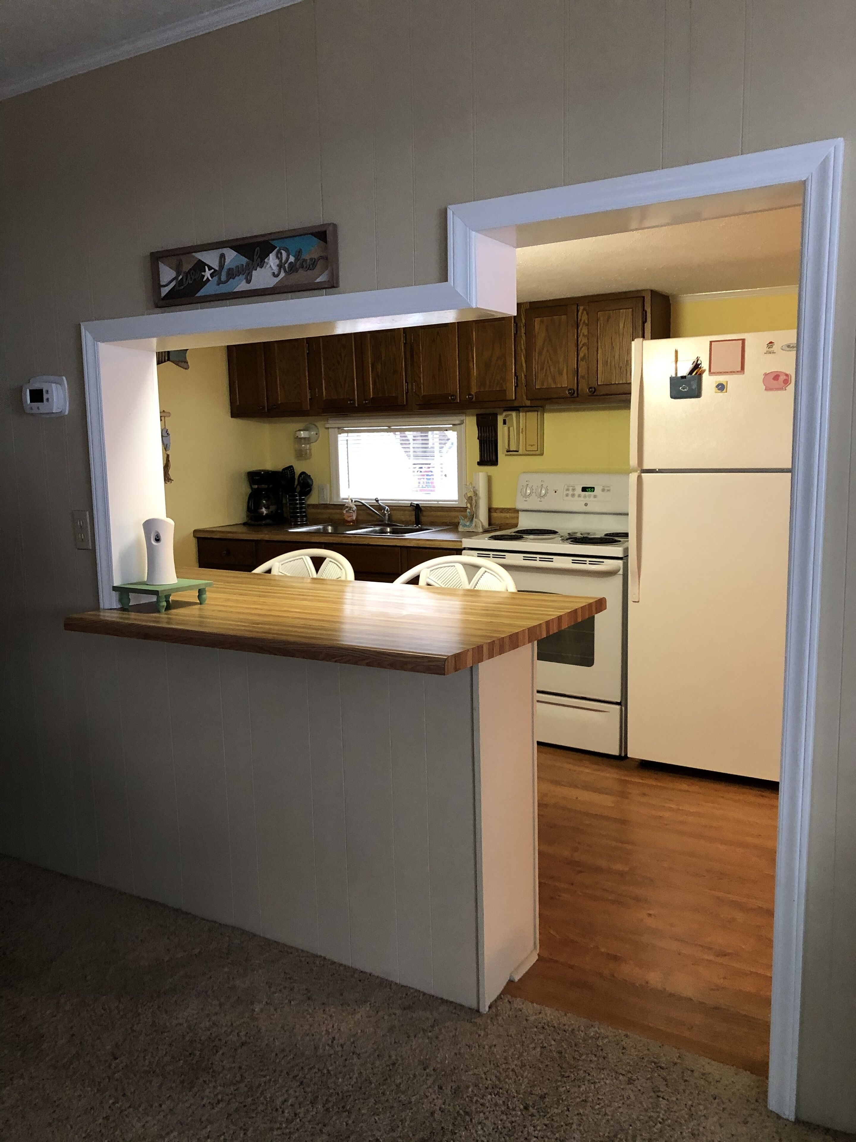 Newly updated 2 bed/ 2 bath just one block from ocean. 