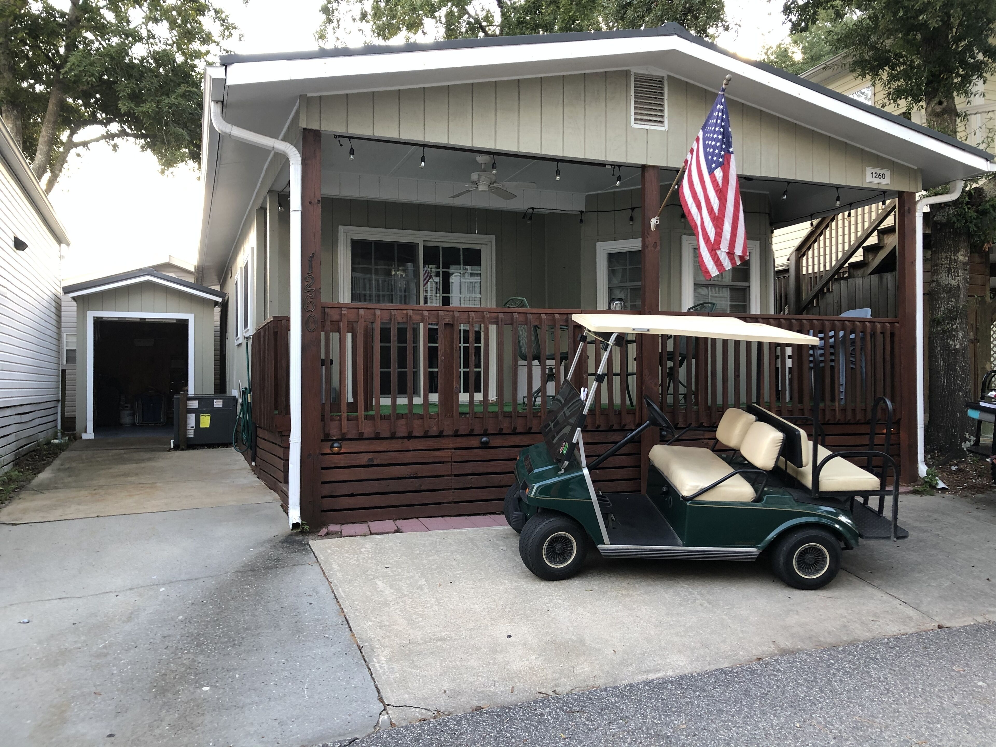 Newly updated 2 bed/ 2 bath just one block from ocean. 