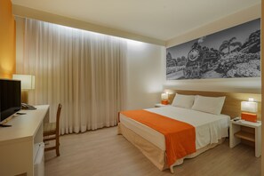 Minibar, in-room safe, desk, free WiFi - BG Hotel by Nobile (Bento Gonçalves)