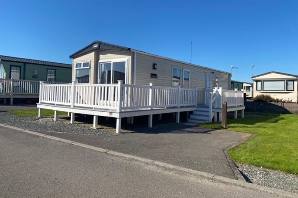 Bay View 37 Oceans Edge by PRL Lodge Hire
