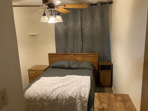 2 bedrooms, iron/ironing board, free WiFi, bed sheets - Golden Nugget - Cozy 2 Bedroom Condo (Red River)