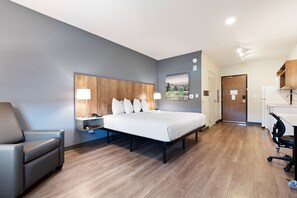 Standard Studio, Non Smoking, Refrigerator & Microwave | Premium bedding, desk, laptop workspace, iron/ironing board