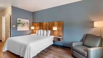 Standard Studio, Non Smoking, Refrigerator & Microwave | Premium bedding, desk, laptop workspace, iron/ironing board