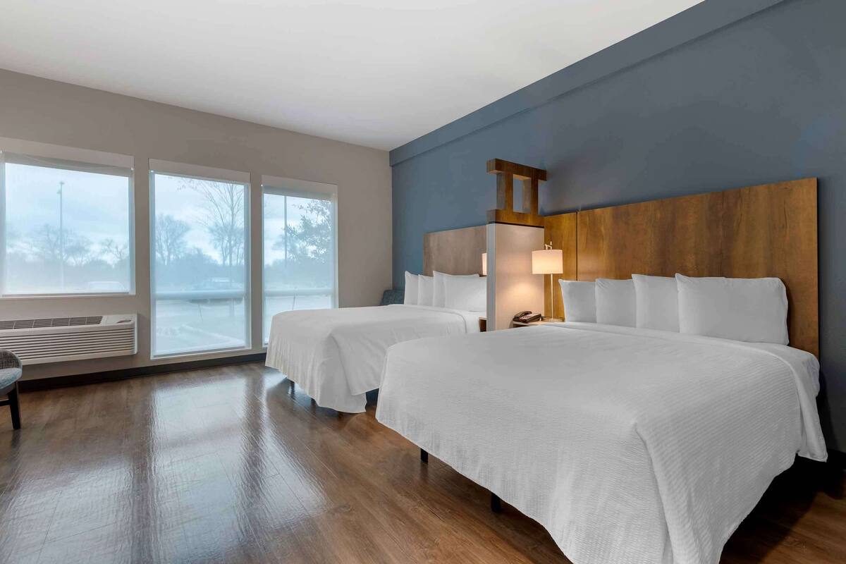 premium studio, non smoking, refrigerator & microwave | premium bedding, desk, laptop workspace, iron/ironing board