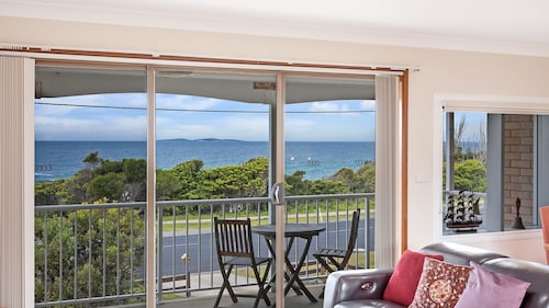 Allawah Beach House - 29 Dalmeny Drive, Kianga