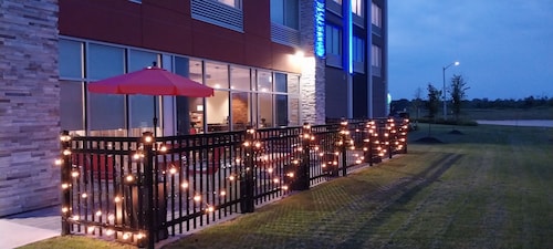 Holiday Inn Express & Suites Welland by IHG