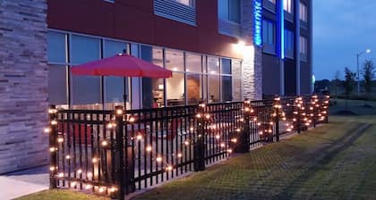 Holiday Inn Express & Suites Welland by IHG