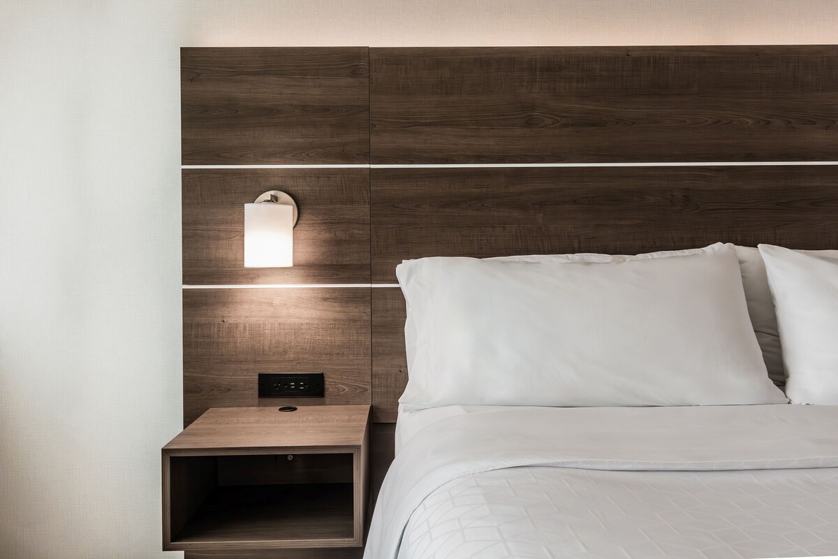 In-room safe, desk, laptop workspace, iron/ironing board